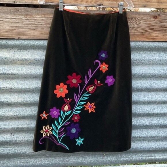 Neiman Marcus Embroidered Floral Velvet A~Line Skirt Beaded - Picture 3 of 4